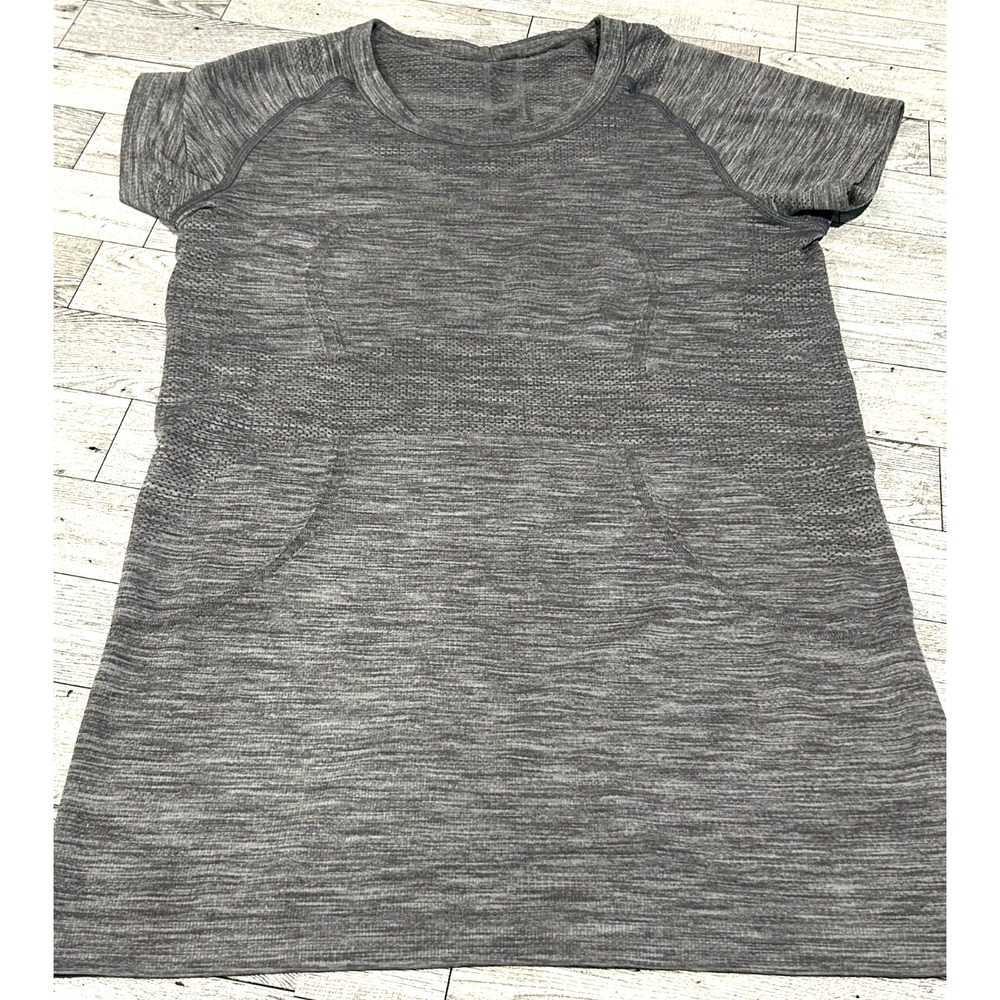 Lululemon Size 6 Heathered Gray Swiftly Tech Short Sleeve Top Workout Run Active - Picture 4 of 8